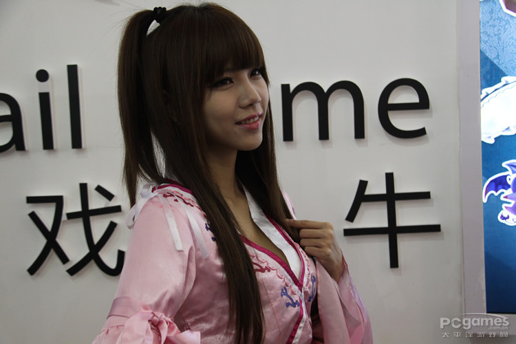 三国杀Showgirl叶梓萱 网博会唯美COS粉色诱