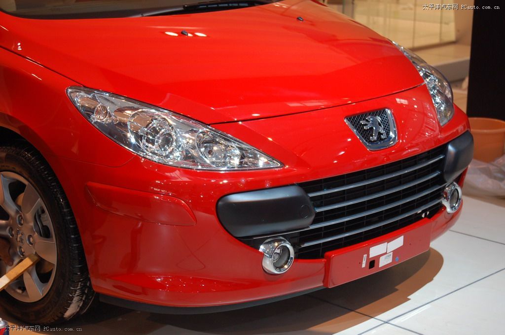 標(biāo)致307車展高清大圖