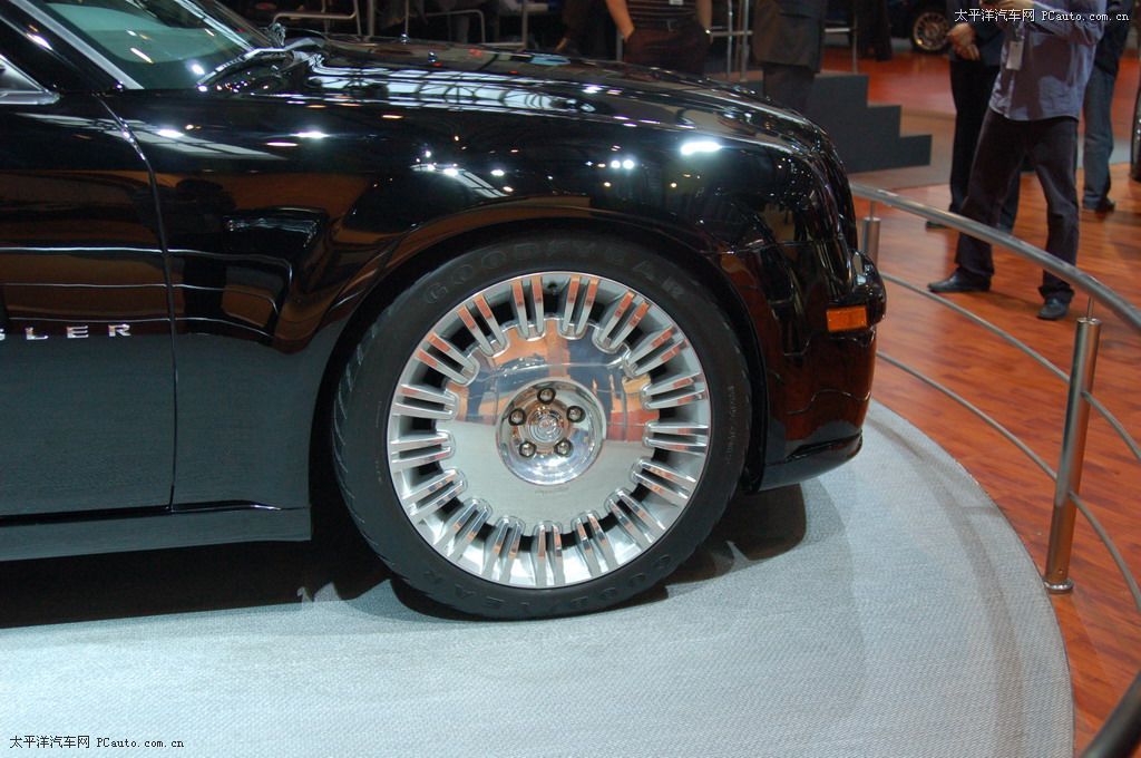 克萊斯勒300C車展高清大圖