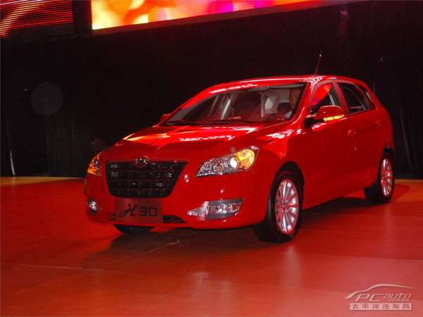 时尚精品两厢车东风风神h30自由上市