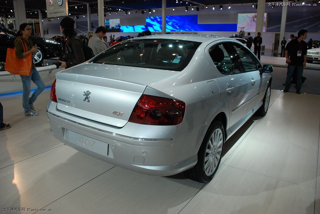 標(biāo)致407車展高清大圖