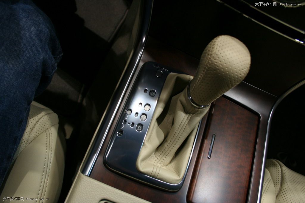 英菲尼迪M車(chē)展高清大圖